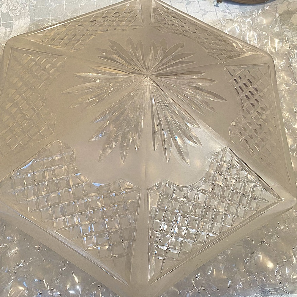 Art deco ceiling mounted light fixture